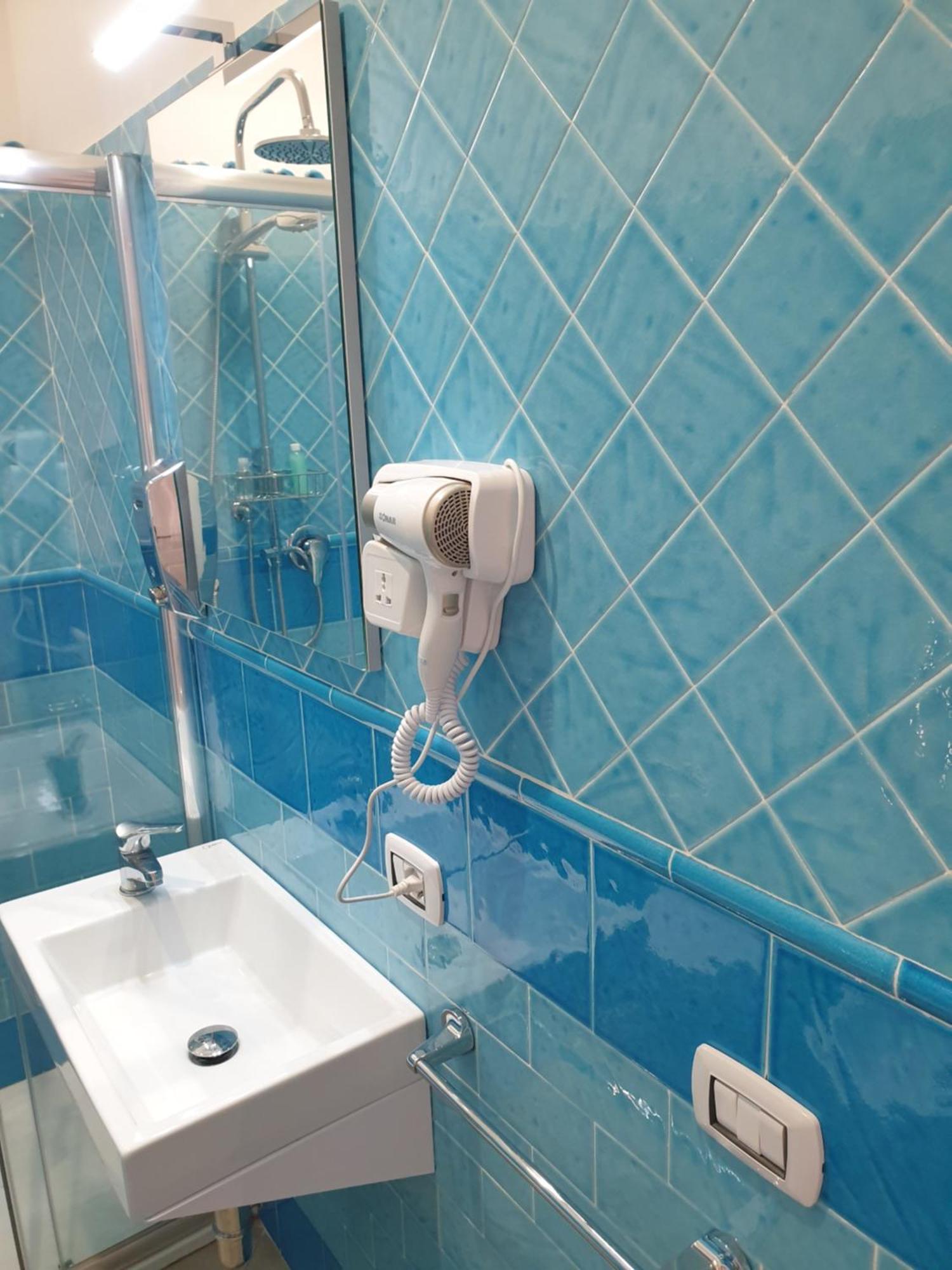 Dimora Costantino Panzió Nápoly Szoba fotó